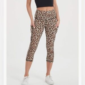 Stelle Capri Leopard Yoga Pants with Pockets Essential High Waisted Size Medium